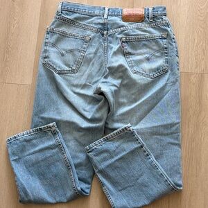 Levi's Light Wash Straight Jeans